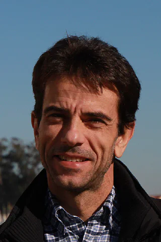 Dr. Carlos Carrillo